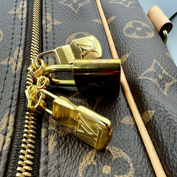 Louis Vuitton Porte Documents Voyage Handbag Monogram With LV Receipt - Picture 4 of 12